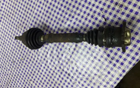 Volkswagen New Beetle Front driveshaft
