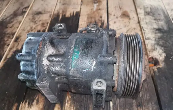 Volvo S40 Air conditioning (A/C) compressor (pump)