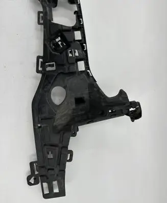 Front bumper mounting bracket