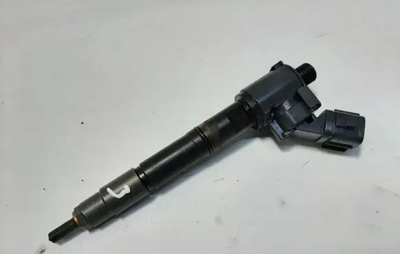 Volvo V40 Cross country Fuel injector 31336878