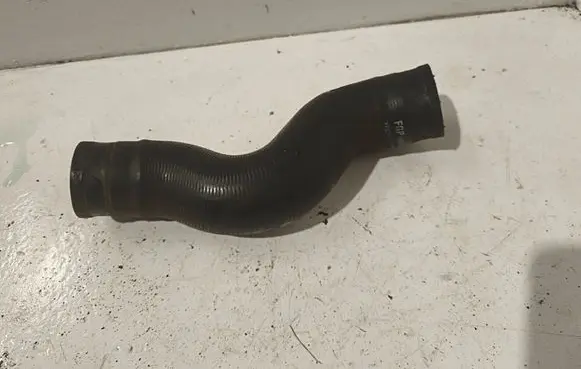 Opel Zafira B Intercooler hose/pipe 55557037