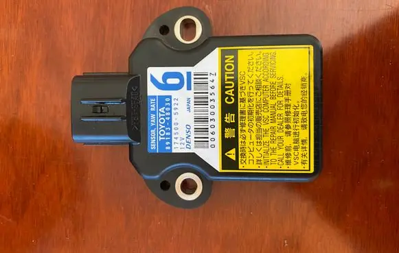 Lexus CT 200H ESP acceleration yaw rate sensor 1745005922