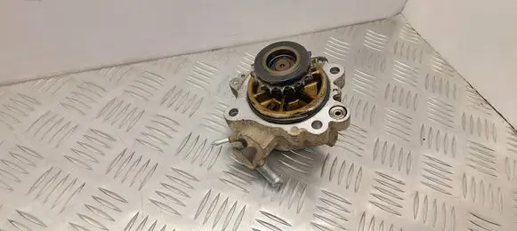 Mazda 3 II Vacuum pump R2AA18G00