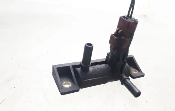 Fuel pressure sensor