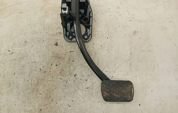 Mercedes-Benz GL X166 Brake pedal A1662901001 A1662900001 122132516L