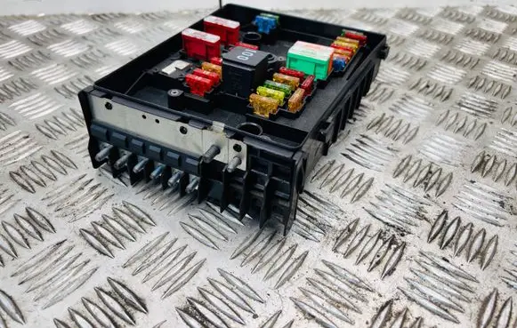 Volkswagen Golf Plus Fuse module 1K0937125D