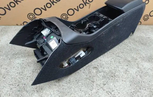 Volvo XC40 Armrest 31469083 25554913 57144CH