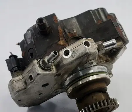Mercedes-Benz E W212 Fuel injection high pressure pump A6420104347