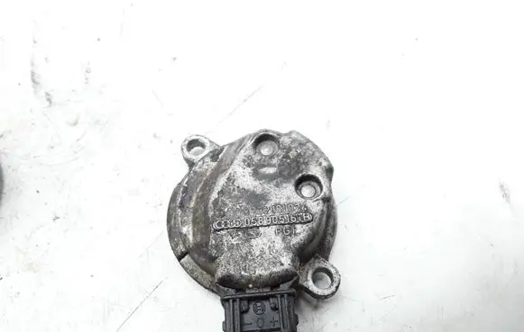 Volkswagen PASSAT B5 Camshaft position sensor 058905161B 0232101024