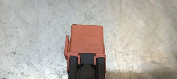 BMW 5 E60 E61 Other relay 1742690