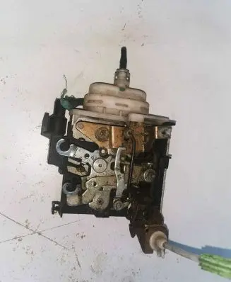 Audi A3 S3 8L Front door lock BL1837016