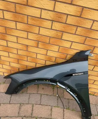 Audi e-tron Fender 4KE821022C 4KE971375 4K0971375