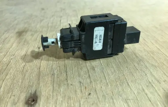 Volvo S60 Brake pedal sensor switch 8622064