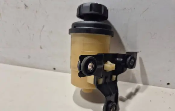 KIA Sportage Power steering fluid tank/reservoir