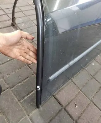 Saab 9-3 Ver2 Front door rubber seal 