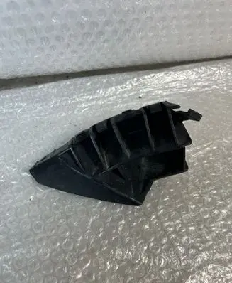 Tesla Model S Front bumper mounting bracket 6008821
