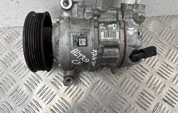 Volkswagen Passat Alltrack Air conditioning (A/C) compressor (pump) 5Q0820803F