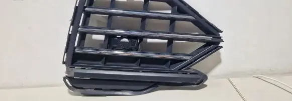 Volkswagen Touareg III Front bumper lower grill 760853666B