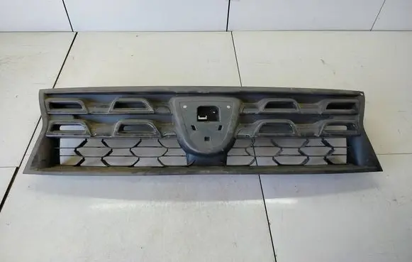 Dacia Duster Front grill 623100838R
