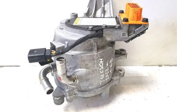 Hyundai Tucson TL Generator/alternator 373902M900