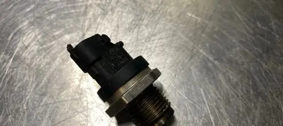 Fuel pressure sensor