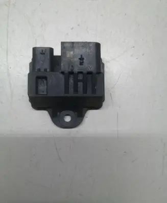BMW 3 E90 E91 Glow plug pre-heat relay 857008702 160504 E2110021045