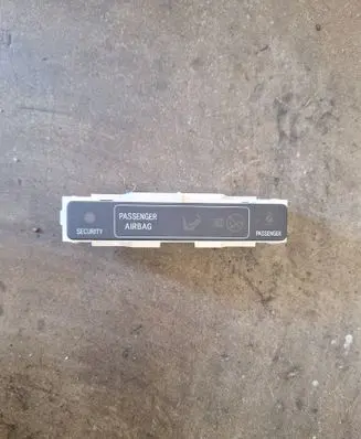 Toyota Avensis T270 Airbag control unit/module 83950050100939