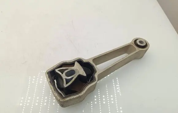 Volvo V60 Engine mount bracket 31430441