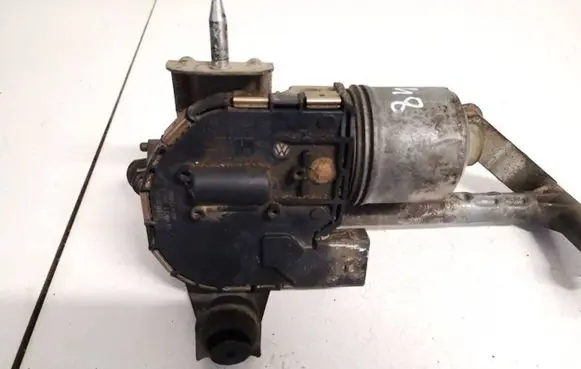 Volkswagen Touran I Wiper motor 0390241779 5m0955119