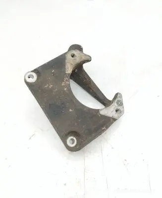 BMW 5 E60 E61 Engine mounting bracket 6761117