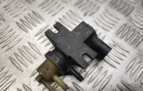 Volkswagen PASSAT B6 Vacuum valve 1K0906627A 70026800 ACC120