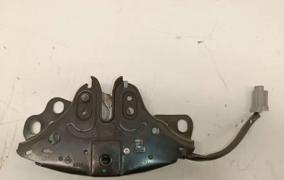 Nissan Leaf II (ZE1) Engine bonnet/hood lock/catch