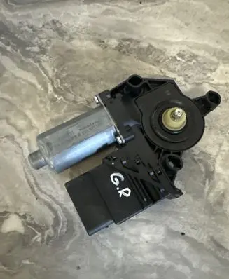 Volkswagen Touran II Rear door window regulator motor 5K0959704A 20117400 SW2104