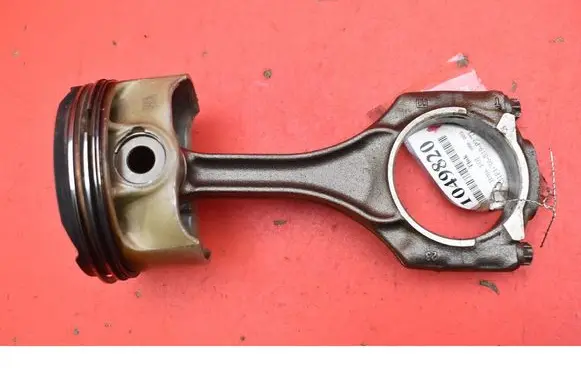 BMW 7 F01 F02 F03 F04 Piston 7843237