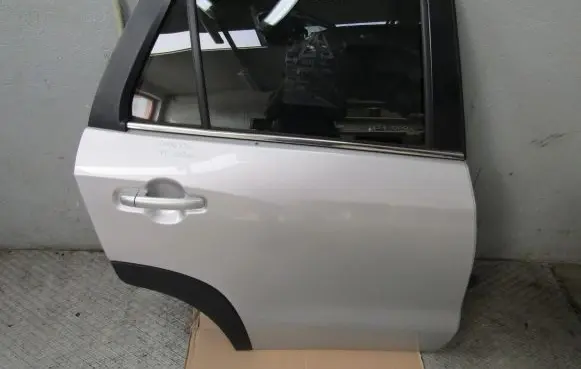 Suzuki SX4 S-Cross Rear door