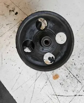Mitsubishi Space Star Power steering pump 111040
