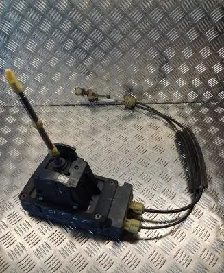 Renault Clio III Gear shifter/selector 8200280789 160306