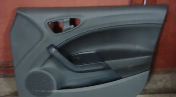 Seat Ibiza IV (6J,6P) Front door card panel trim