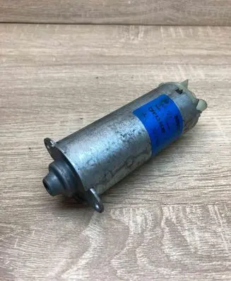 Mercedes-Benz S W220 Seat adjustment motor 2208201541 0130002566