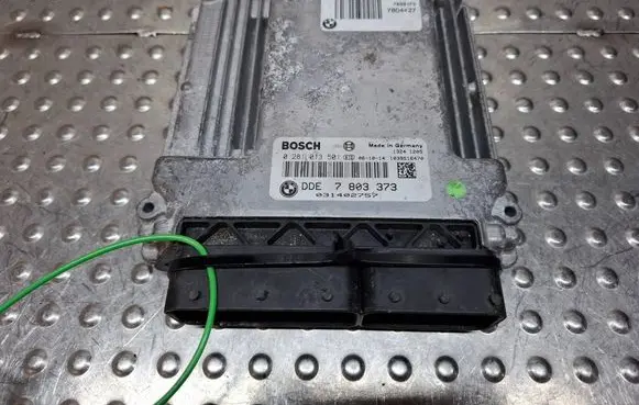 BMW 3 E90 E91 Engine control unit/module S27705967 7803373 0281013501
