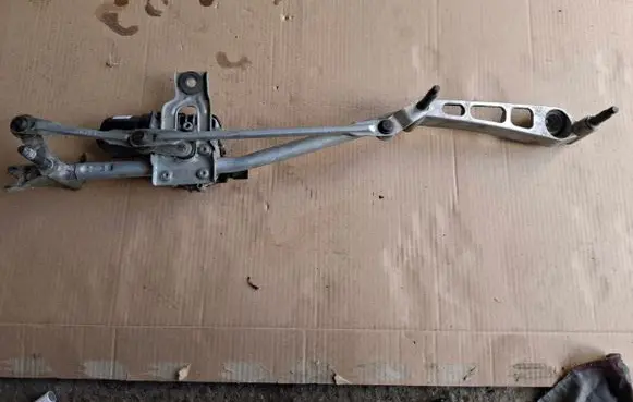 Mercedes-Benz B W247 Front wiper linkage and motor A2478201503