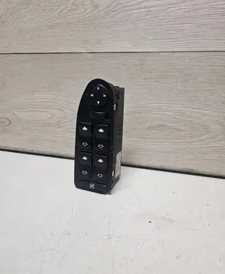 BMW 5 E39 Electric window control switch 8368966