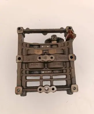 Opel Vectra C Oil pump 24435753 R90573814