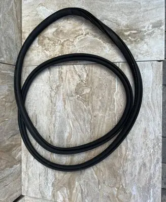 Volvo C40 Front door rubber seal 32274524