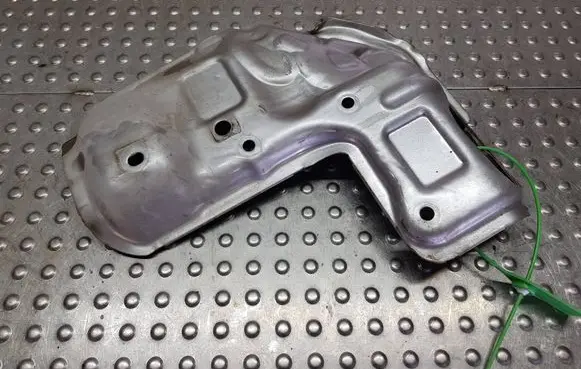 Volkswagen T-Cross Heat shield in engine bay S26370555 04C253041H