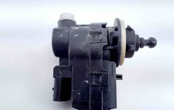 Toyota Yaris Headlight level adjustment motor 90013783
