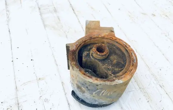 Honda Civic Engine mount bracket