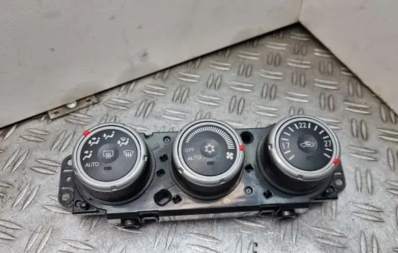 Mitsubishi Outlander Climate control unit 7820A082XB 7J05A