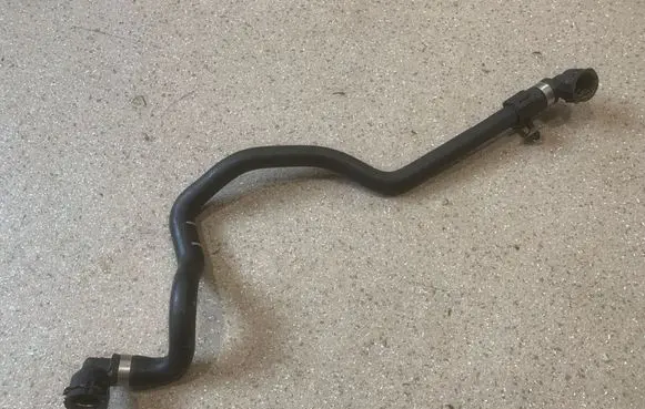BMW 2 F22 F23 Engine coolant pipe/hose 7647372