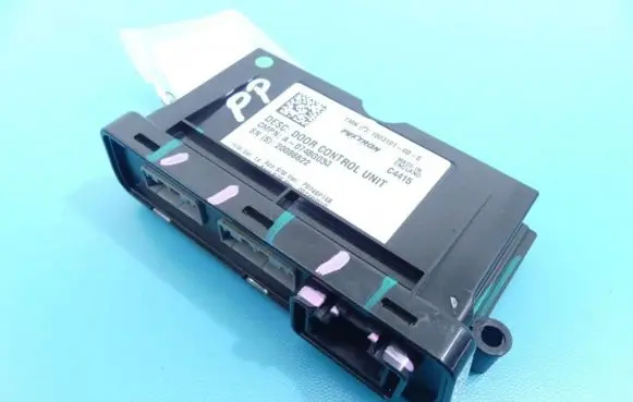 Tesla Model S Central body control module 1003101-00-E IMPRK1147585